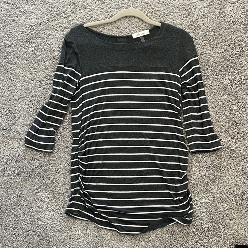 Laila Jayde maternity shirt size medium, gray